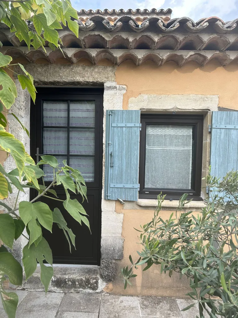 Remplacement d'anciennes menuiseries bois en aluminium à Gargas