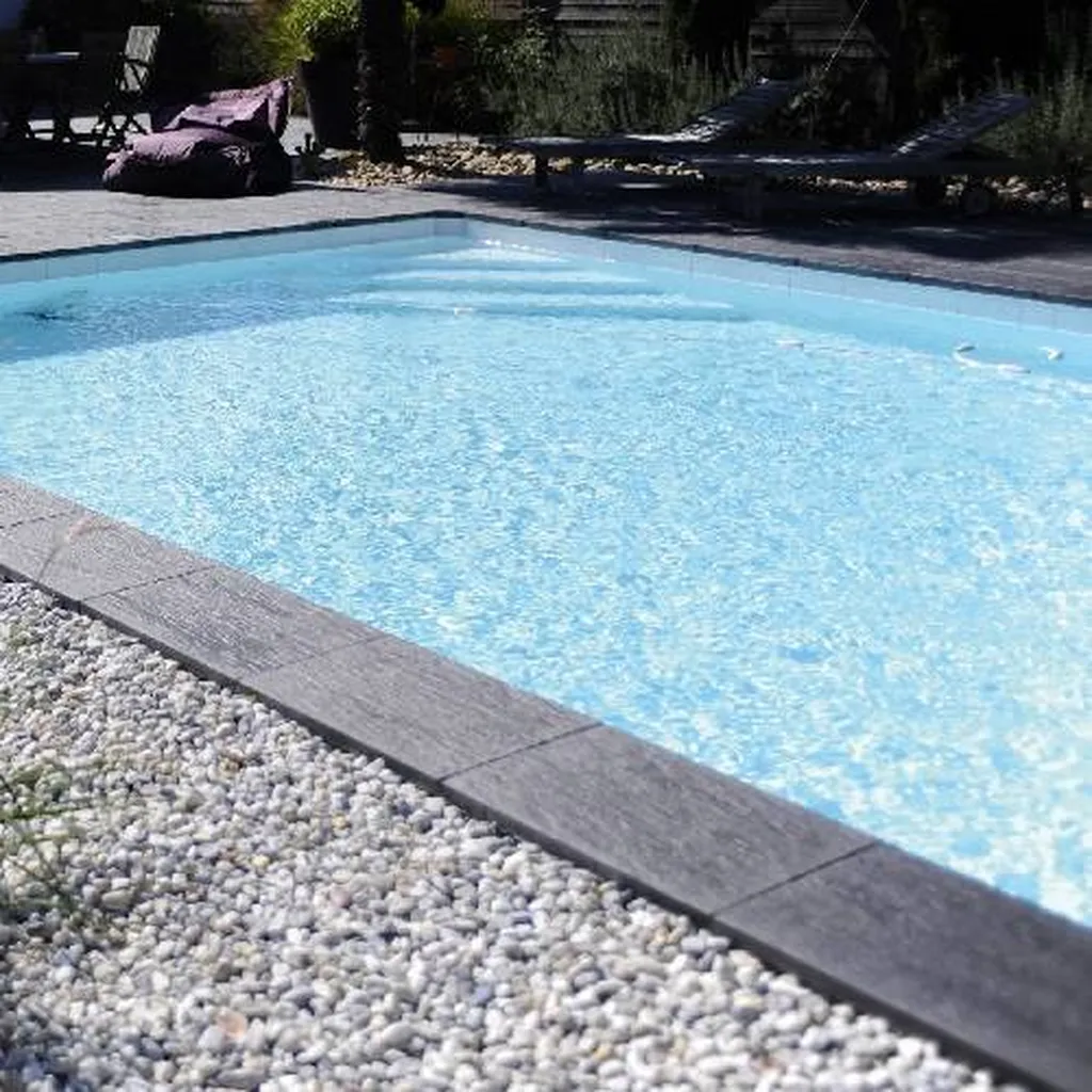 MARGELLES PISCINE EN ARDOISE NOIRE BROSSE FLAMME 
