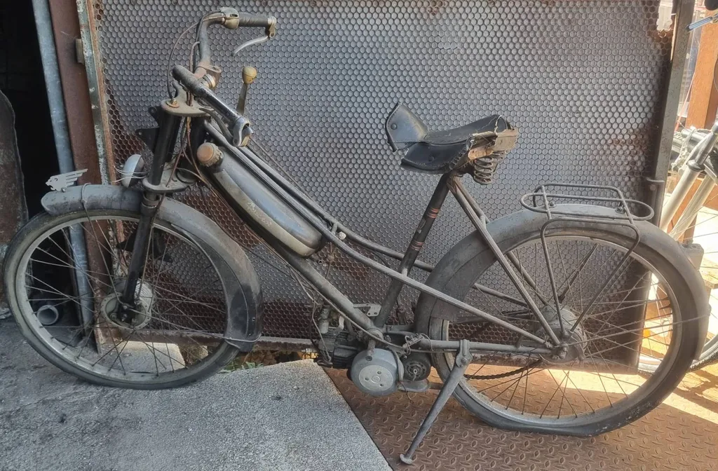 MOBYLETTE PEUGEOT BANDOL