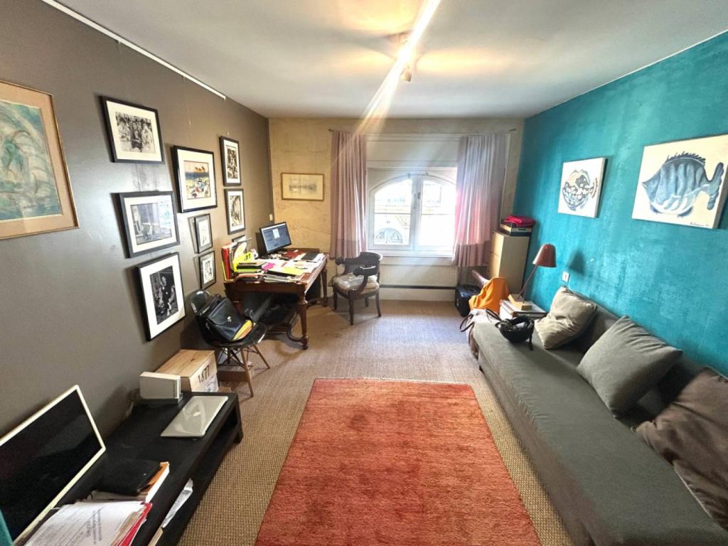 Bel appartement avec garage dans immeuble pierre Bordeaux Quinconces 