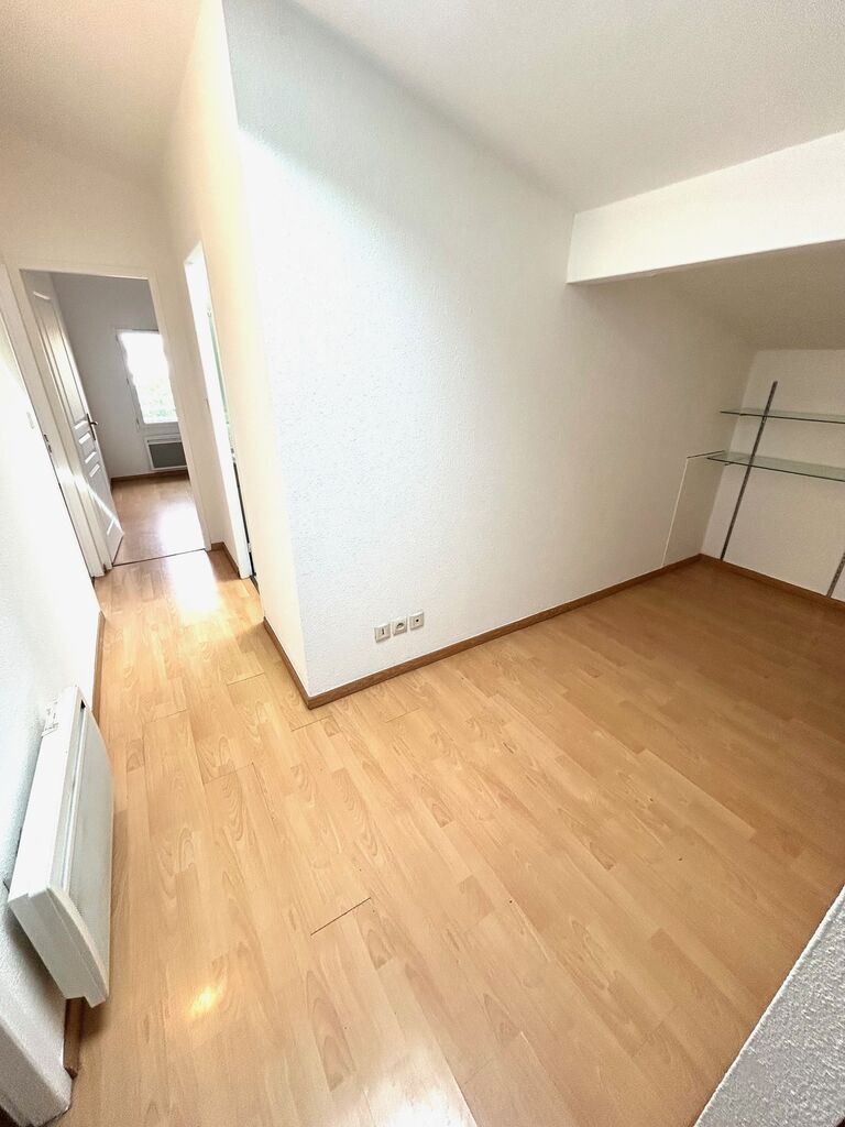 Agréable maison avec jardin de ville et garage, Bruges proximité Parc Ausone