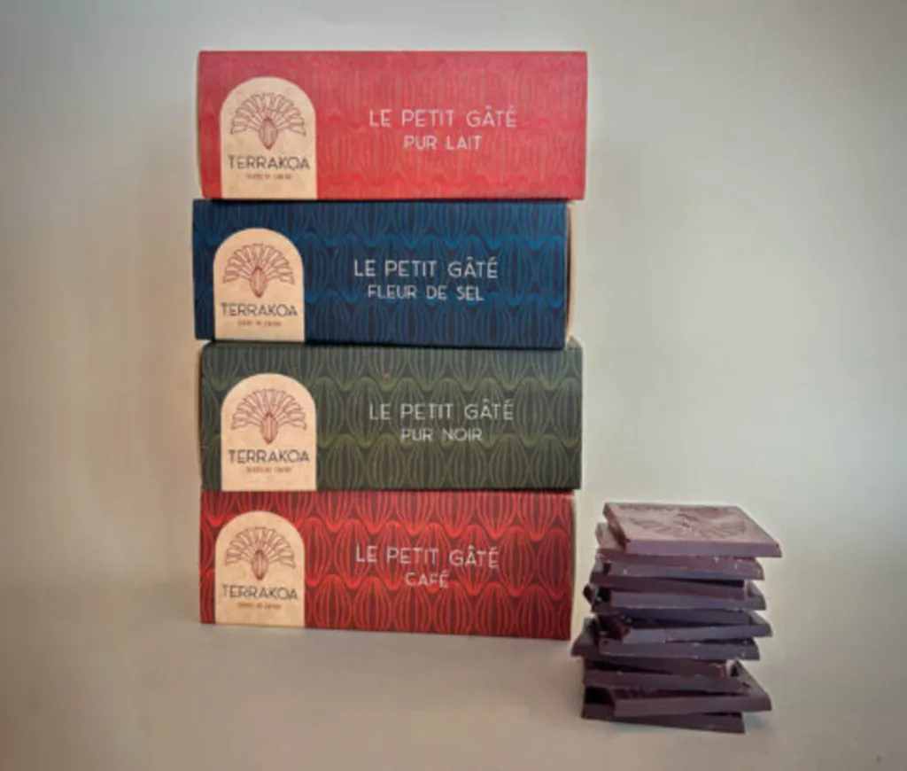 Napolitains Terrakoa, des carrés fins de chocolat noir et lait pour les instants café