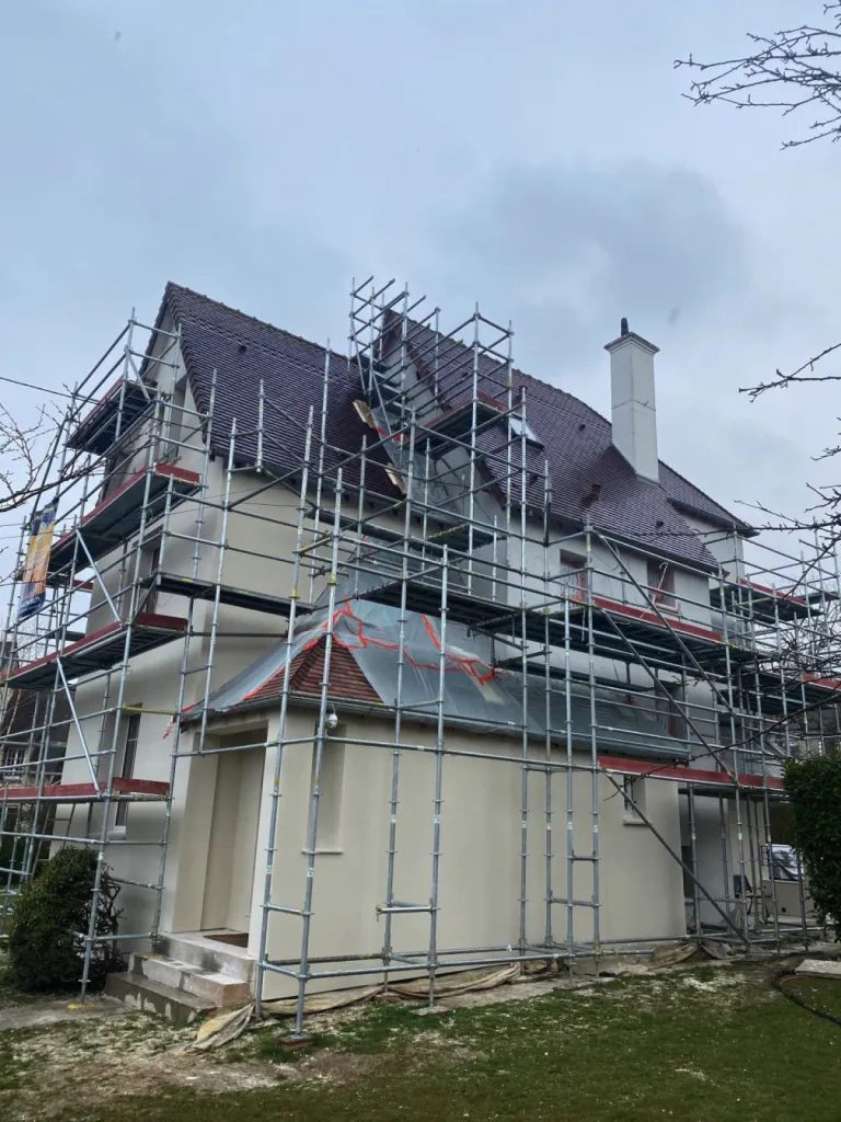 Isolation par l'extérieur avec ravalement projeté à la chaux : le choix écologique et économe d'une entreprise RGE Le Havre 76