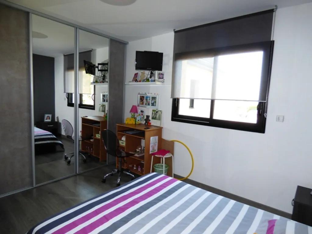 A vendre pavillon de plain pied avec dépendance proche des écoles proche Saint Pierre lès Elbeuf 76320