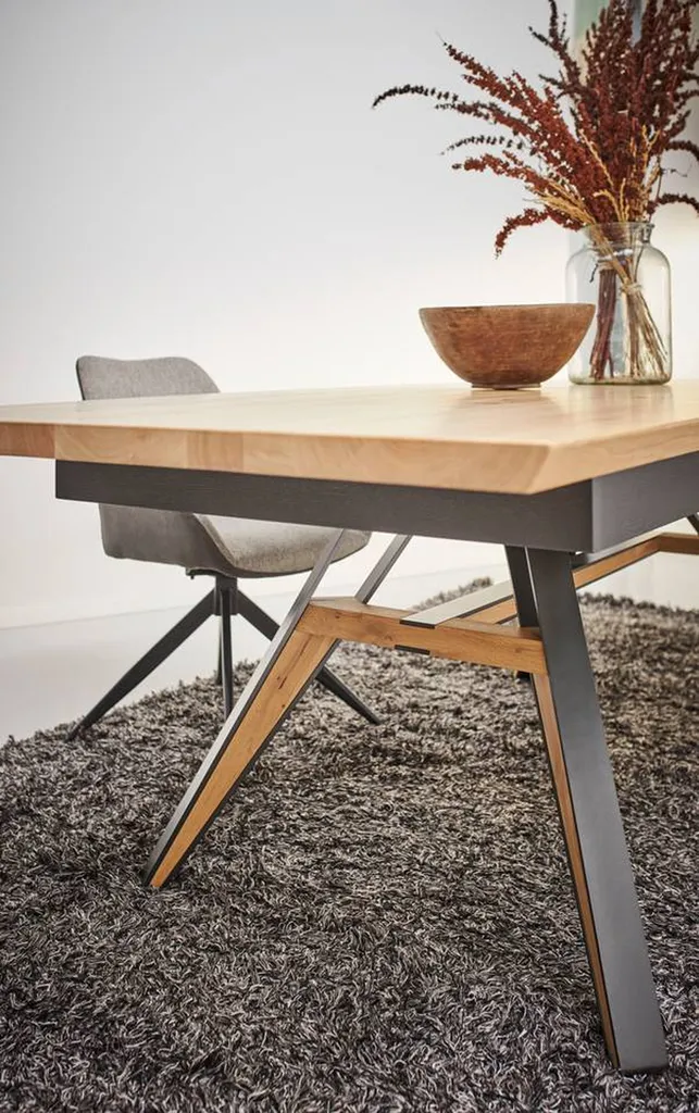 Table à manger style industriel à Hyères près de nice