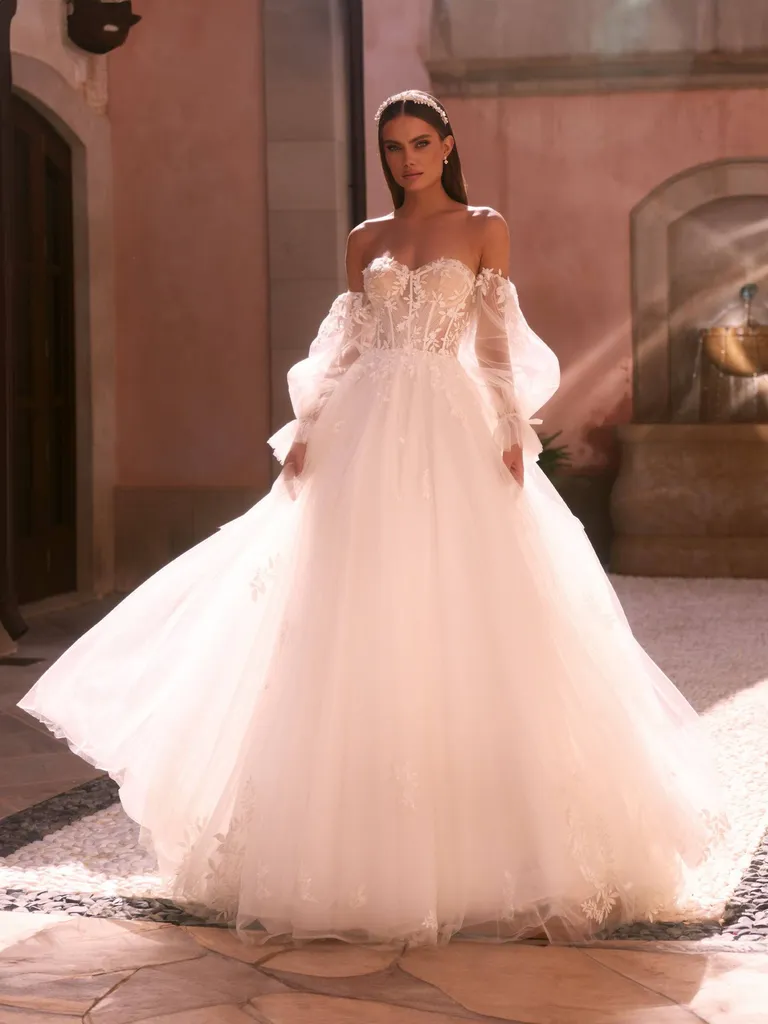 Robe de mariée princesse bustier avec manches amovibles à Marseille