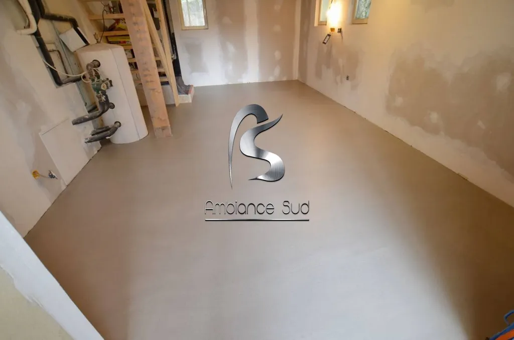 SOL EN COUCHE D'USURE TEINTE A MANOSQUE