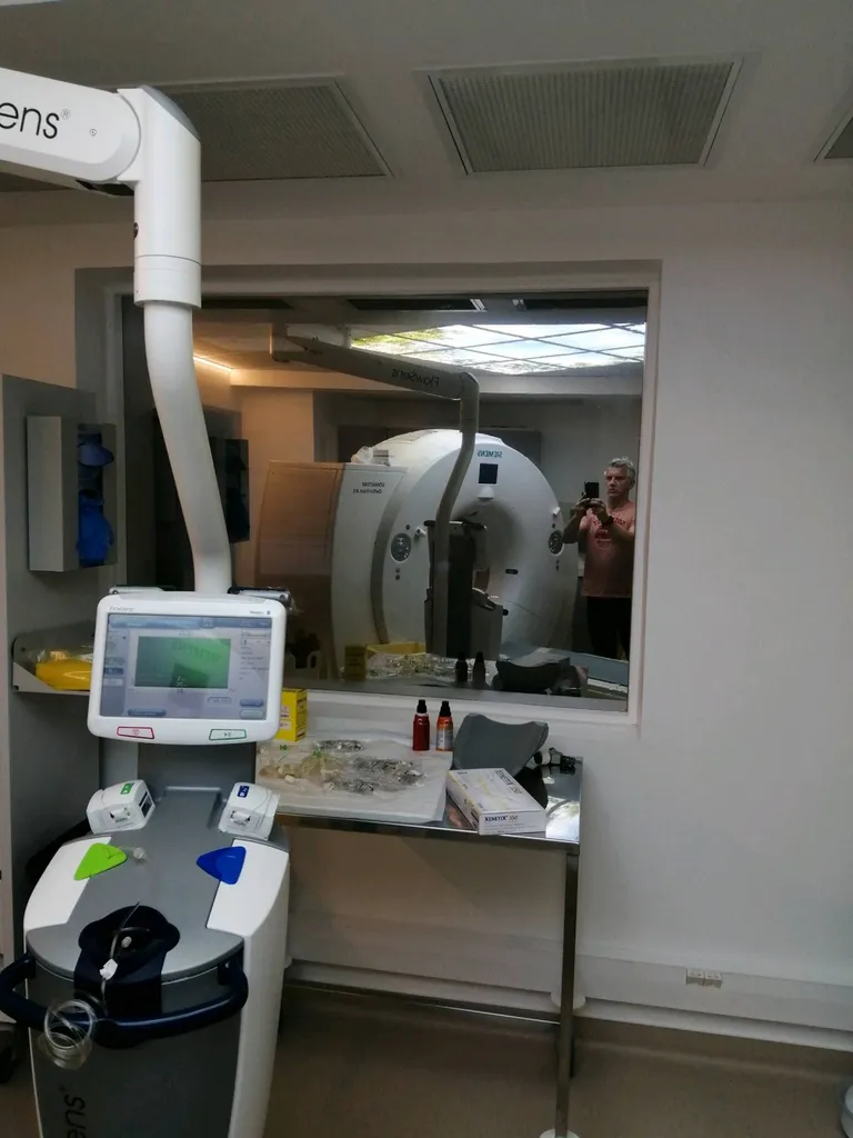 Films miroir sans tain sur l'hôpital de Toulon