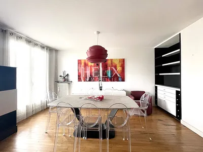 Magnifique appartement traversant 3 chambres, 3 balcons, box, vue sur le parc du Château de Saint-Germain-en-Laye