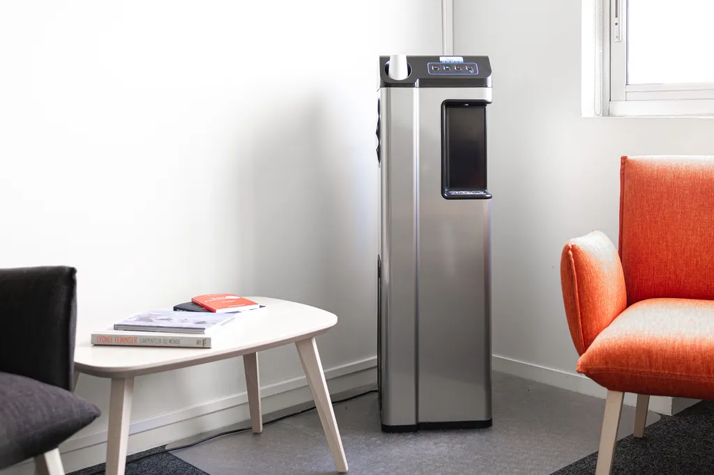 Fontaine à eau MODELA 20 installée en entreprise – solution pratique et écologique