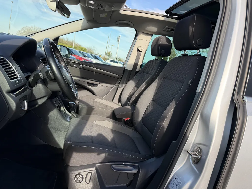 Achat Volkswagen Sharan occasion proche Le Havre : monospace familial 7 places avec boîte automatique DSG6 à La Frénaye