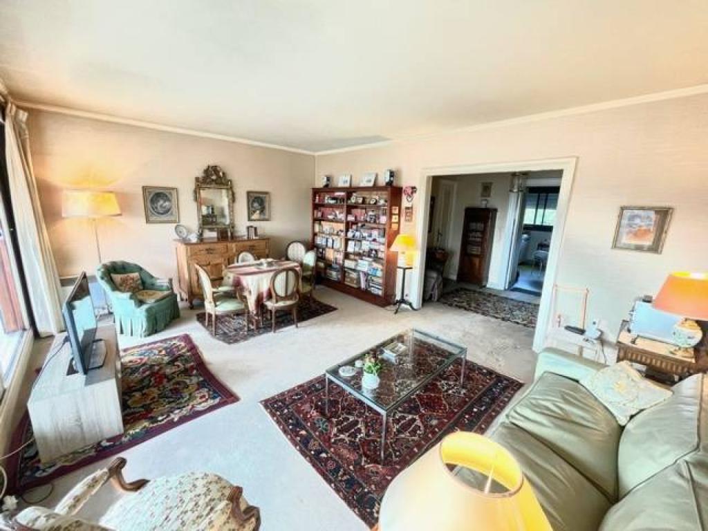 Vendu T3 avec parking Bordeaux Caudéran 