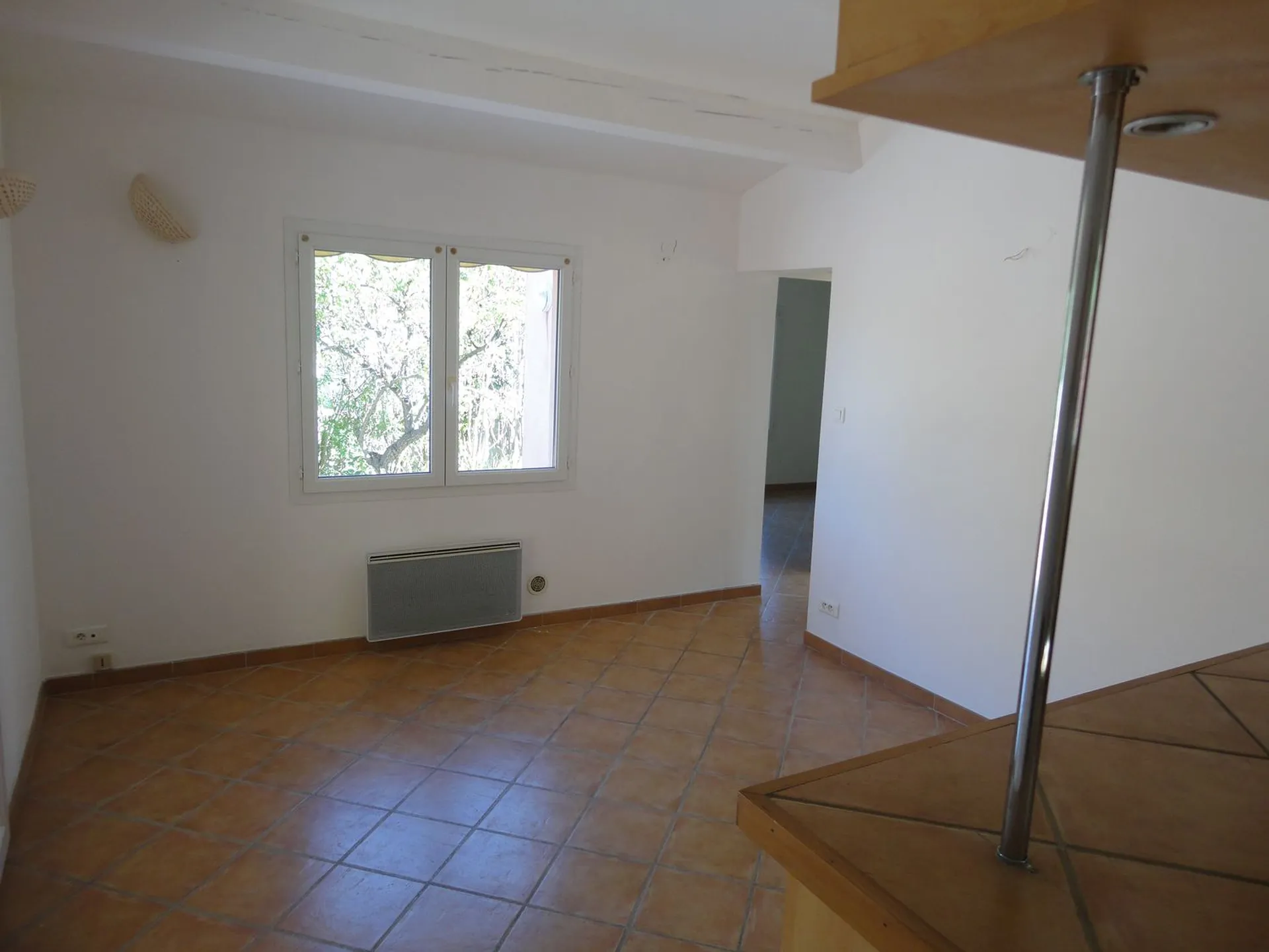 A vendre logement proche commodités Carnoux en Provence T3 avec grande terrasse