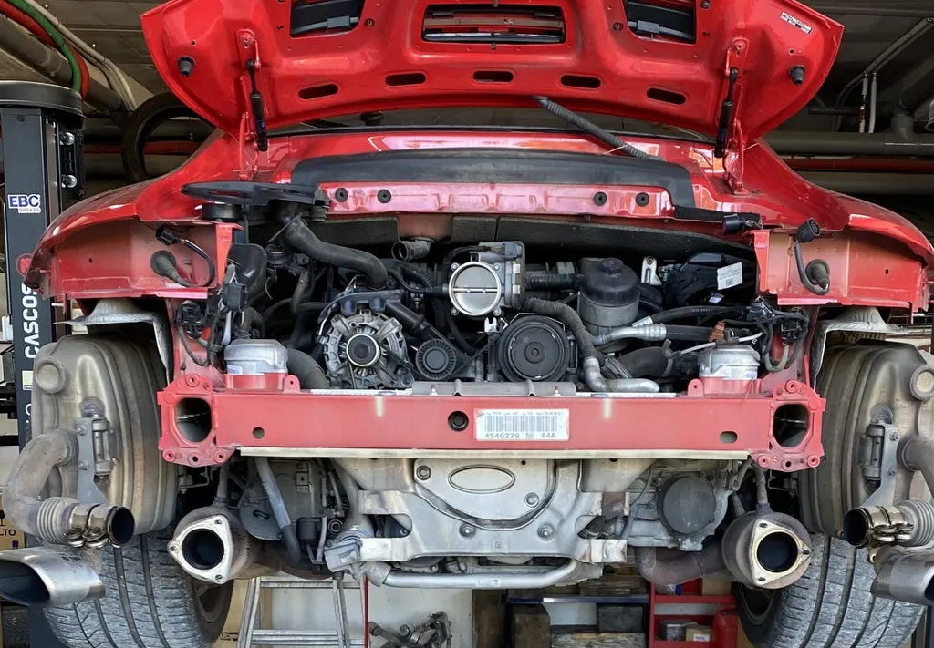Platinum Motorsport Cellule Performance Automobile de Platinum Carrosserie pour rendre votre véhicule plus performant à Carnoux proche de Marseille, cassis, aubagne