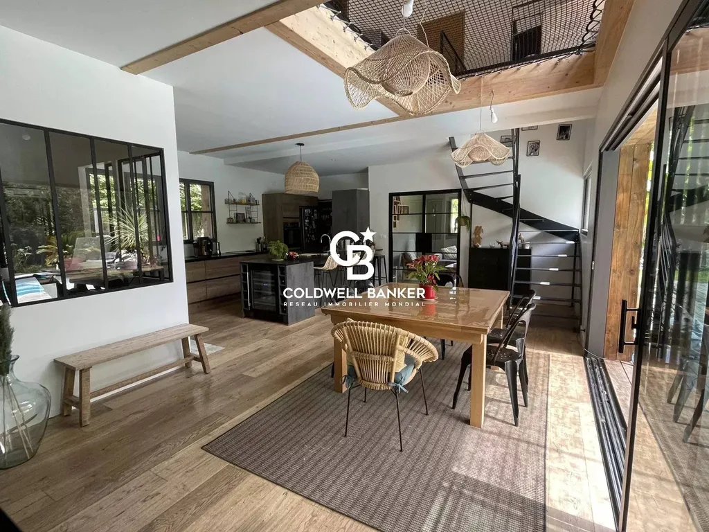 Maison à vendre Carignan-de-Bordeaux - contemporaine 167 m² 4 chambres piscine domotique terrain 930 m²