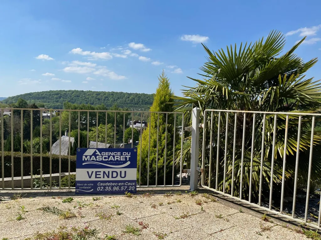 EXCLUSIVITE ! Pavillon traditionnel, à vendre, viable de plain pied et située à Rives en Seine