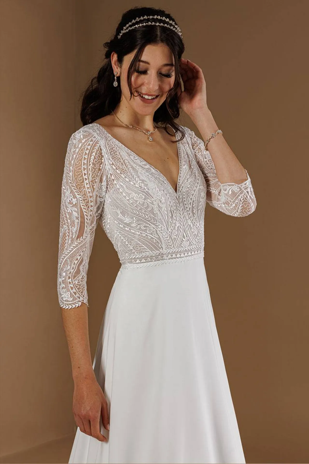 Robe de mariée dentelle moderne sur Marseille 