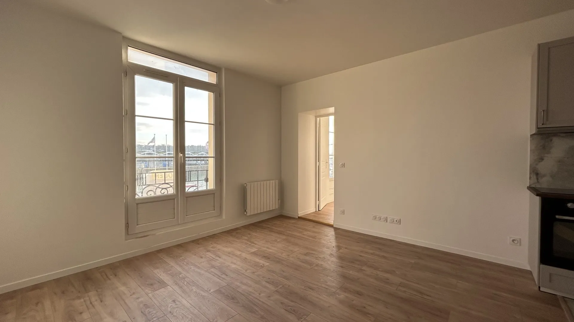 T2 loué de 40.70 m² avec vue port, au 1er étage à proximité immédiate du centre-ville de Dieppe.