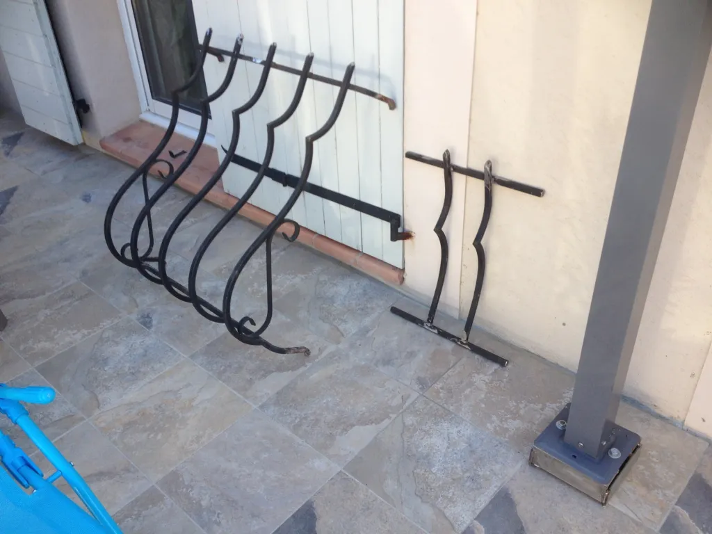 REPARATION GRILLE DE DEFENSE BARRIERE EN FER FORGE POUR FENETRE ET PORTE  MARTIGUES BDR 13