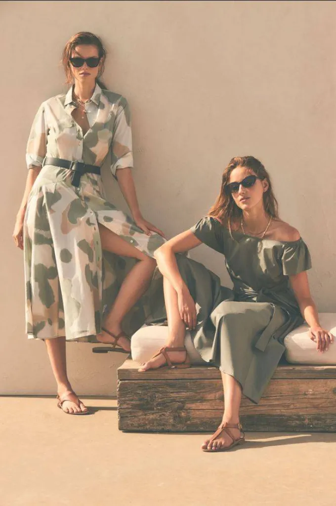 Rosso 35 un style classique et contemporain pour les femmes sûres d'elles et de leur féminité.