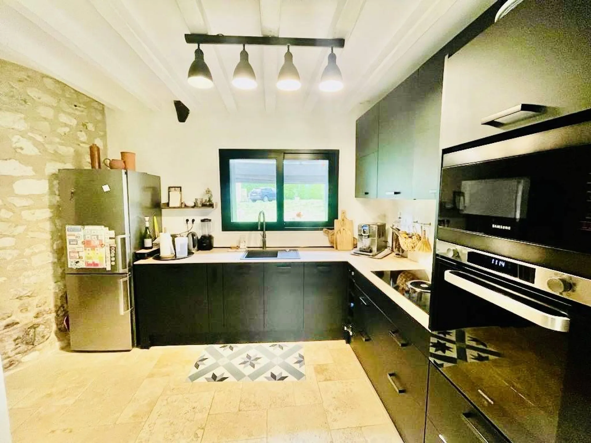 A vendre maison de 200 m² édifiée sur 2573 m² de terrain sur la commune très recherchée de LA BOUILLE 76530