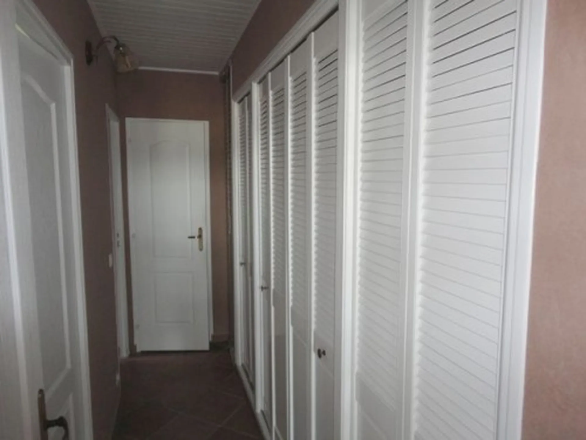  Logement à vendre 3 Roquefort La Bédoule 1er et dernier étage AU COEUR DU VILLAGE