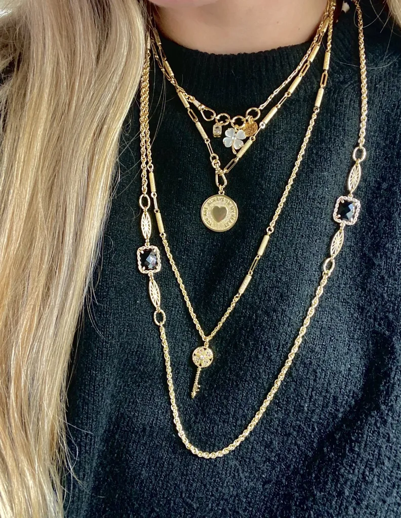 Colliers et sautoirs bohème chic de Virginie Berman