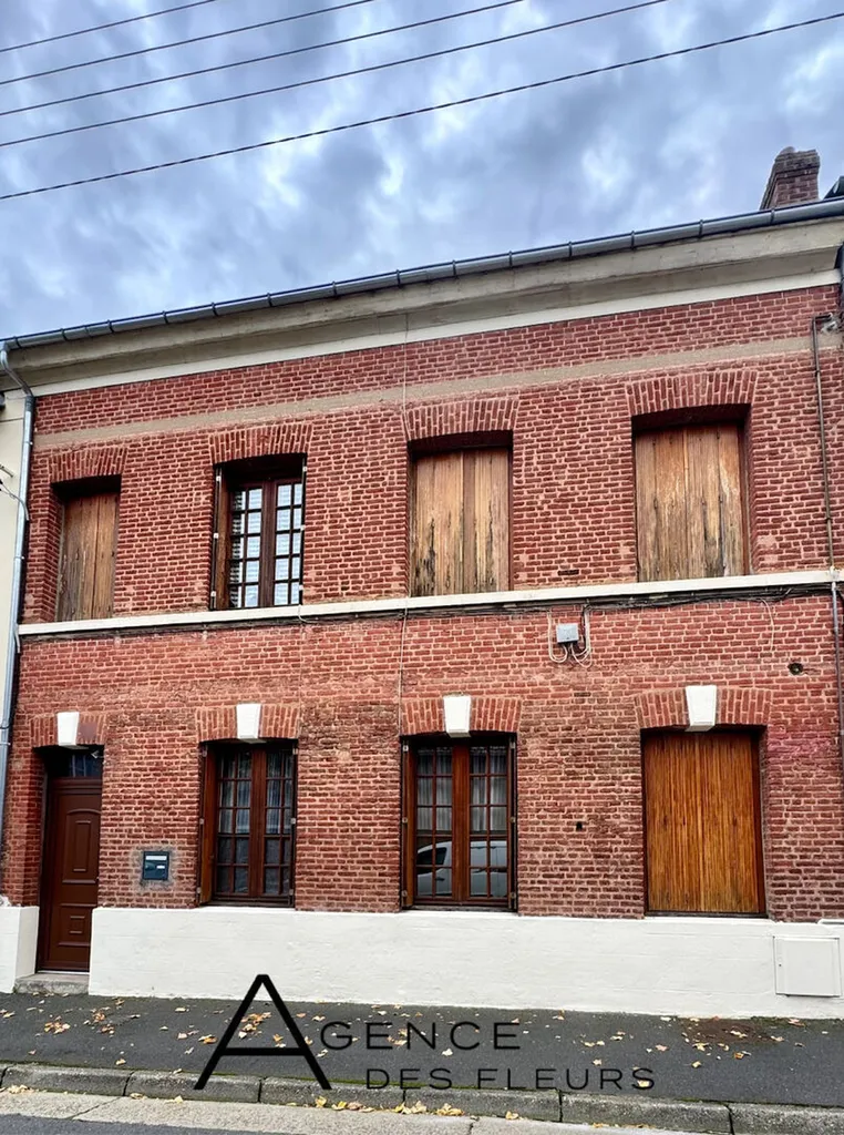 À vendre, jolie maison de brique de 100 m² sur un terrain de 120 m² situé à Caudebec-les-Elbeuf 76320