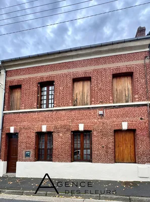 À vendre, jolie maison de brique de 100 m² sur un terrain de 120 m² situé à Caudebec-les-Elbeuf 76320