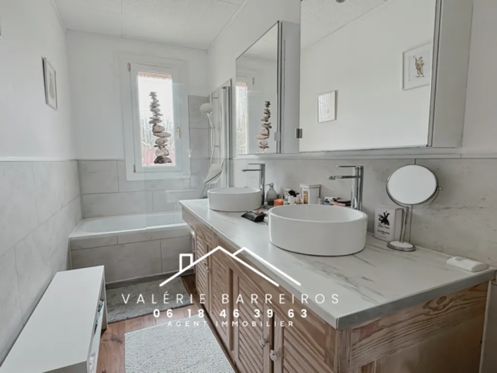 A vendre, belle et grande maison au calme sur la commune d'ELBEUF  LA LONDE  76500