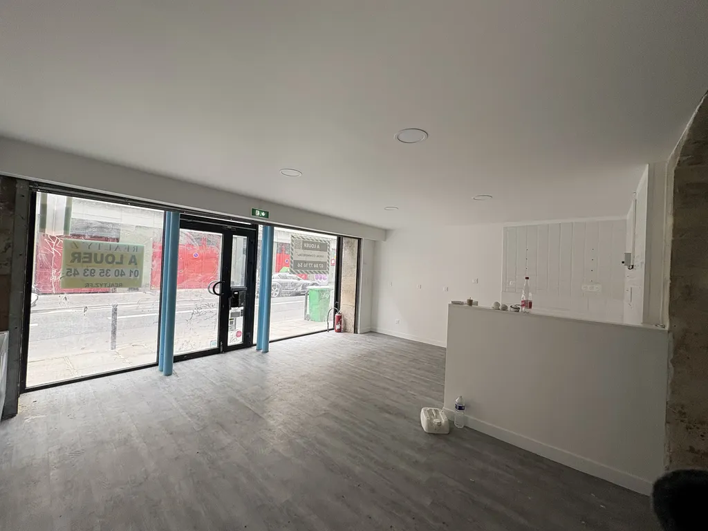 Location - Boutique 90 m², Chemin vert, Rue Amelot 75011 PARIS