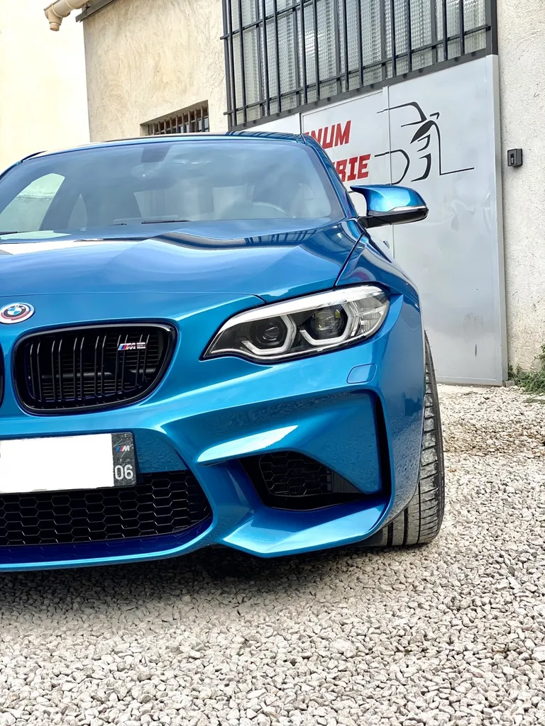 Personnalisation pour cette BMW M2 prêt de véhicule et franchise offerte proche d’Aubagne et de Marseille et on