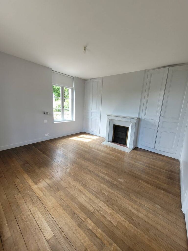 Vente d'une Maison Bourgeoise avec jardin, dans le centre-ville de Lisieux 14130