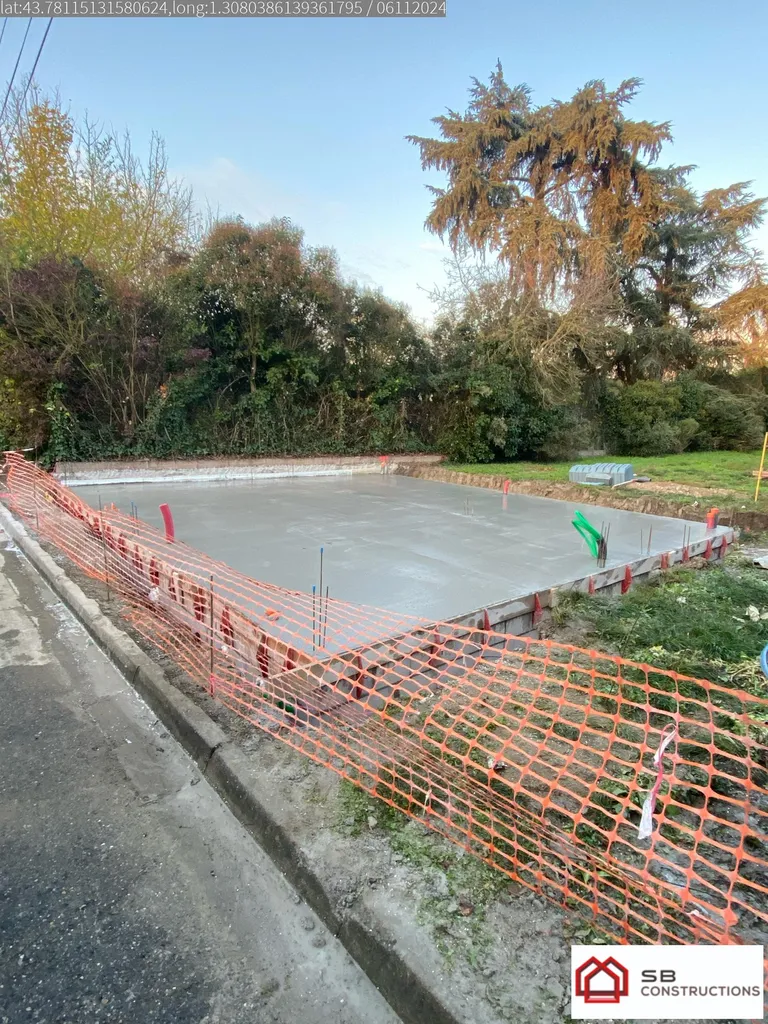 Construire une maison individuelle T2 avec garage et aménagement urbain à Ondes