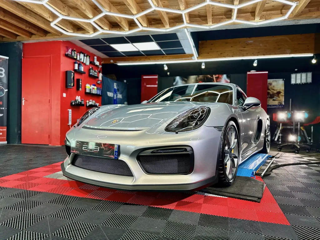 Protection carrosserie sur Limonest spécialiste porsche GT4