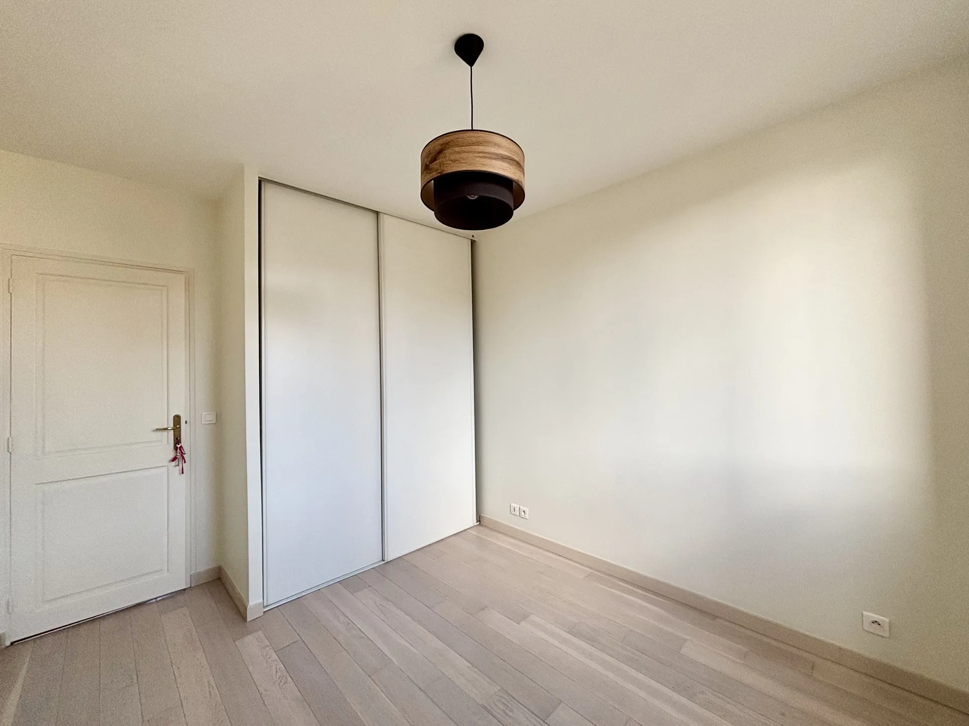 Vivre à Versailles dans un superbe appartement lumineux de 122 m² avec jardin privatif à 200 mètres du Château de Versailles