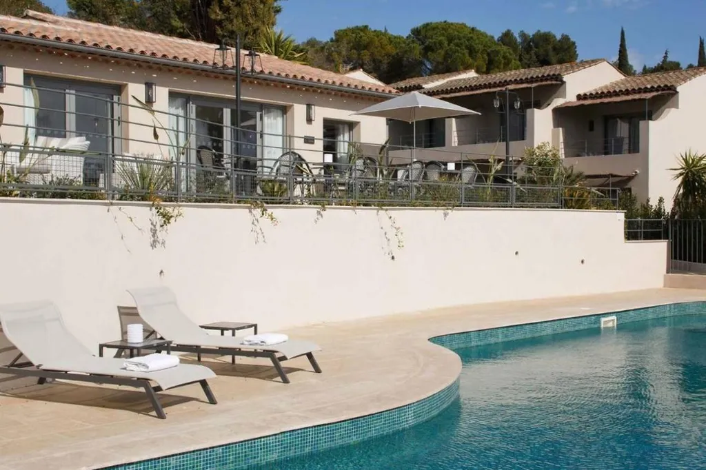Margelle de piscine arrondie