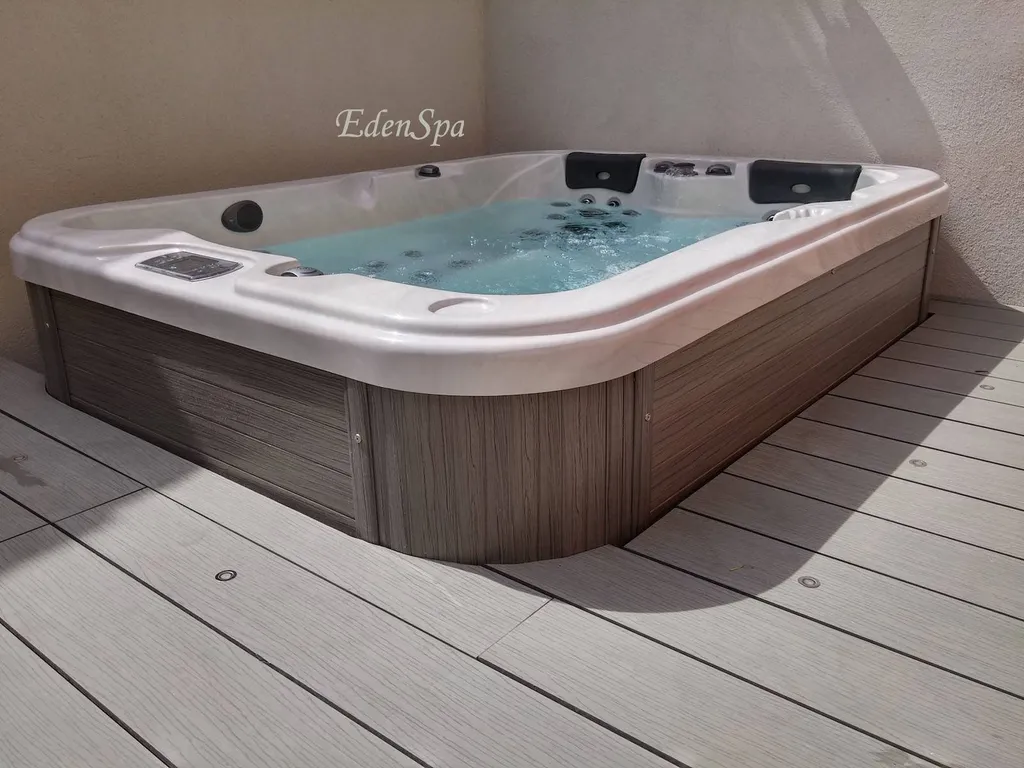 spa 3 places haut de gamme semi-encastre 