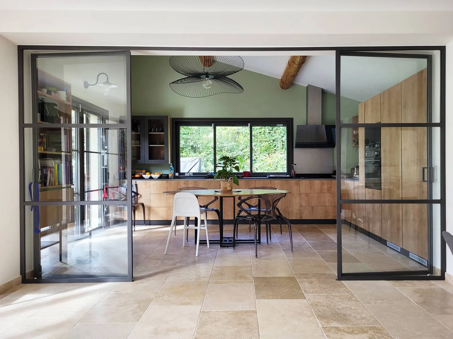 La composition de la cuisine est un élément essentiel travaillée à la réalisation des plans de votre maison