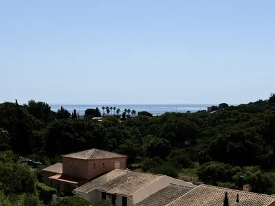 Maison provençale vue mer — Les Issambres, plage de la Gaillarde à pied