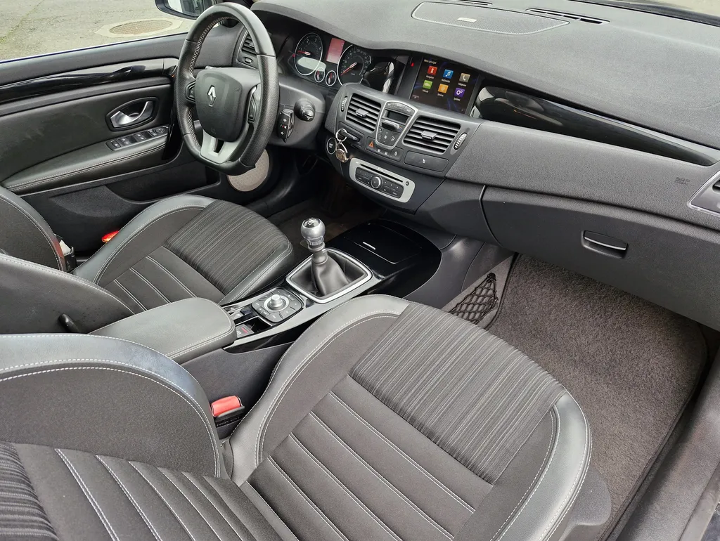 Renault Laguna Estate 2.0 Dci 175 cv Bose Edition Energy historique 100% Renault / 4Control / Bi-Xenon / BOSE / occasion près de Toulouse en Occitanie à Plaisance du Touch