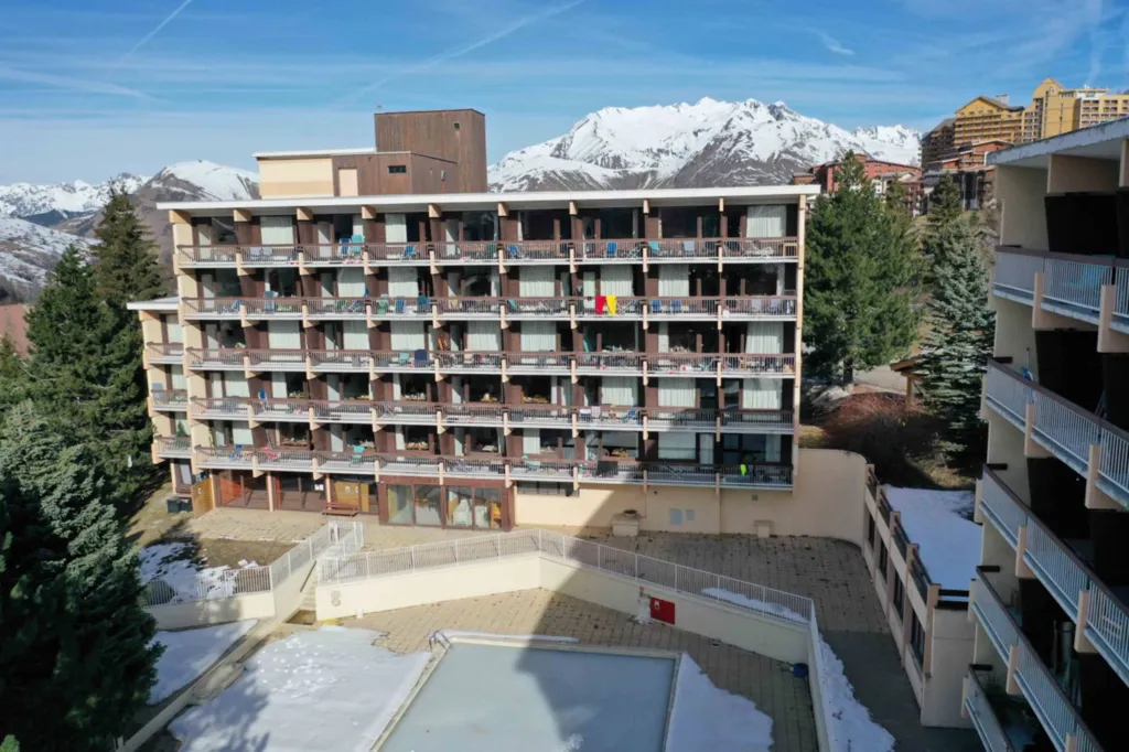 Appartements du T1 au T2 de la résidence SkiAzur avec piscine extérieur à 3 minutes du centre des 2 Alpes