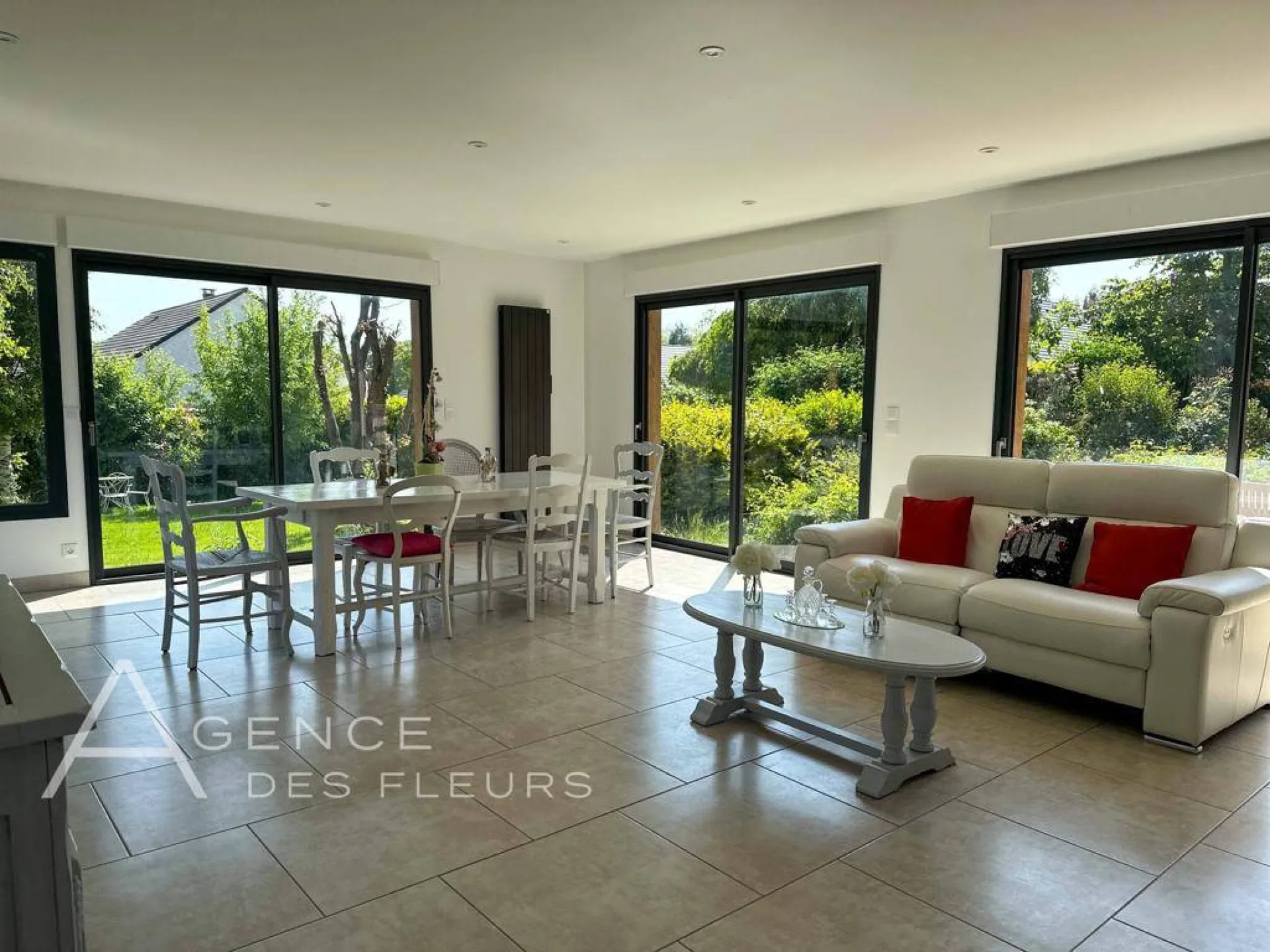 A saisir charmante maison normande de 6 pièces avec dépendance sur la commune de TOURVILLE LA CAMPAGNE