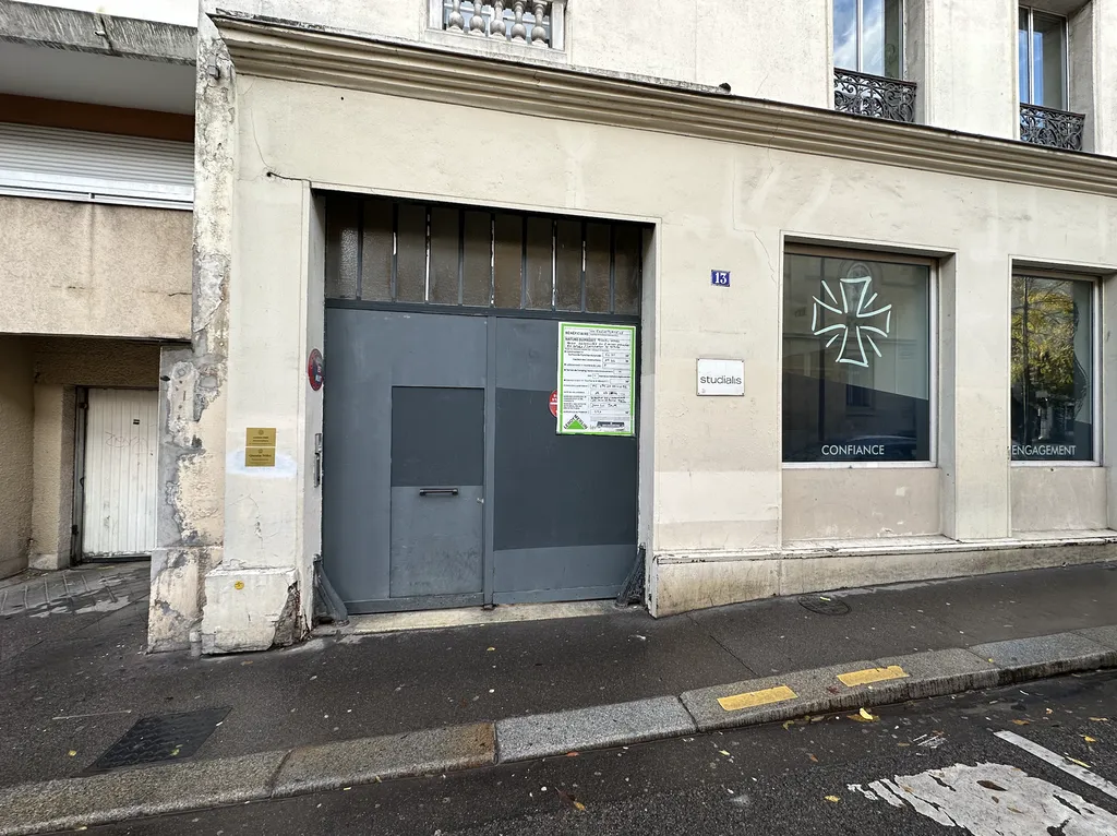 Location - Boutique 344 m², Parmentier, Rue Saint-Ambroise 75011 PARIS