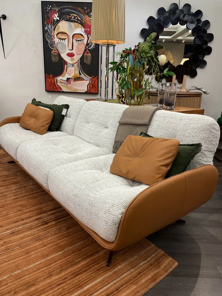 Canapé italien en cuir et tissus près de La Valette à Hyères