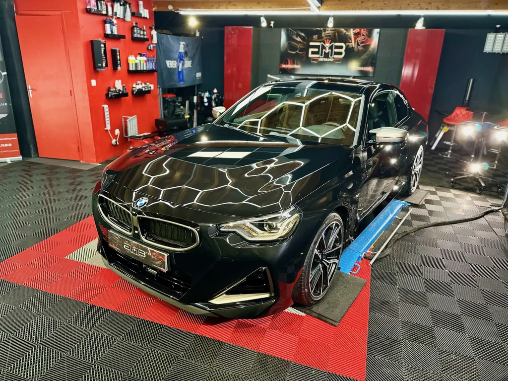 Detailing polissage protection carrosserie spécialiste BMW série 2 Brignais