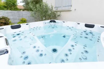 Installation d'un spa americain conception francaise mcr piscines et spas 