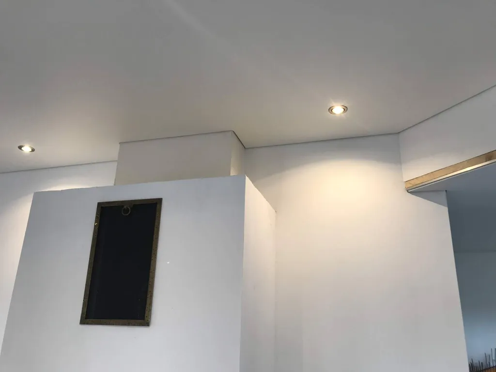 Abaissement plafond par pose plafond tendu blanc mat BARRISOL, Roquettes