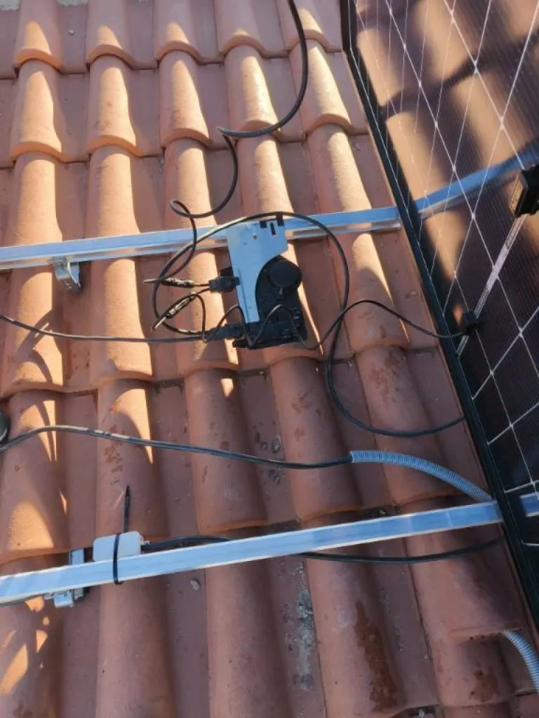 Pose de 18 panneaux solaires Dualsun avec Provence Energie Solaire Services
