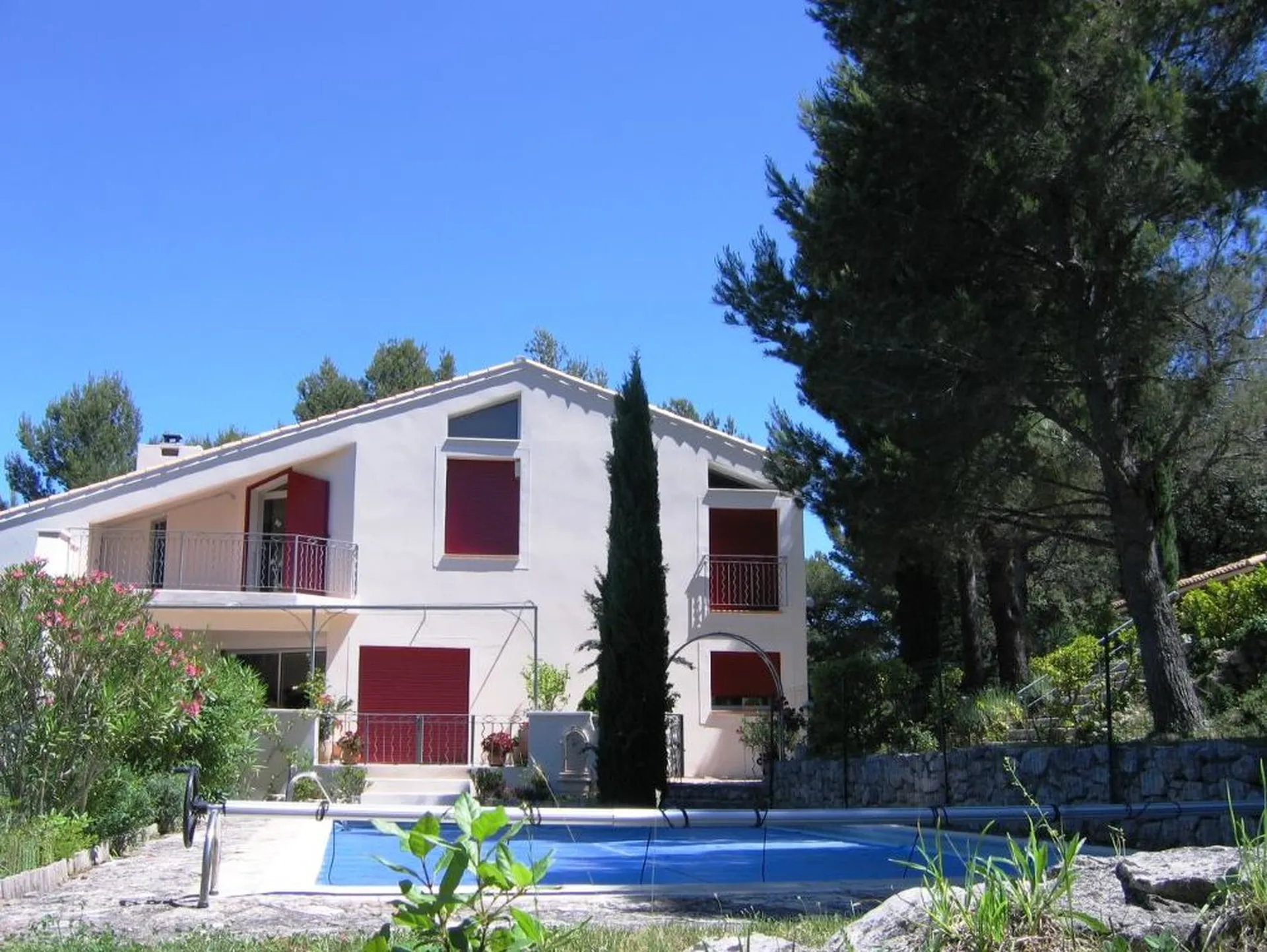 Volet battant et volet roulant